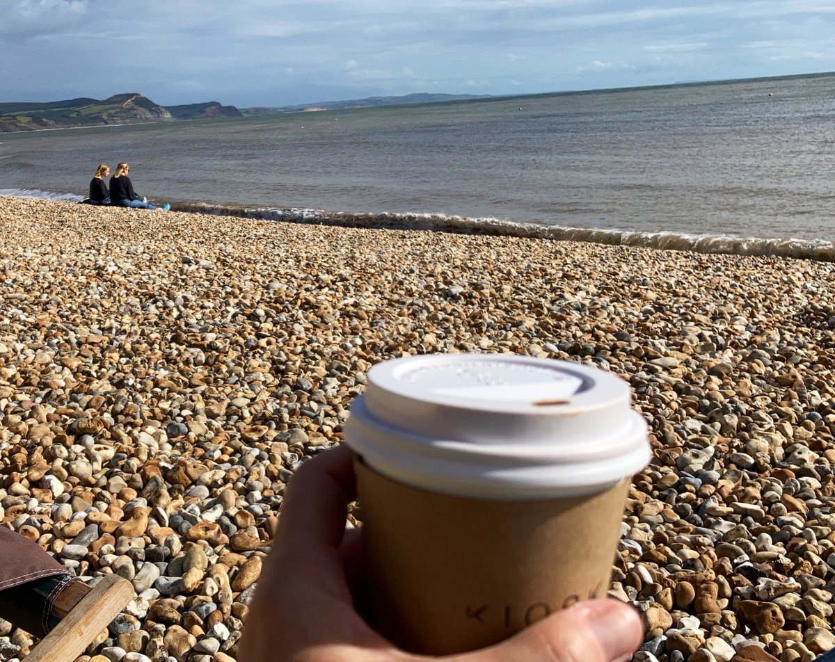 Another gorgeous day in #LymeRegis 
Love the magical autumnal light, quieter beaches, cup of coffee:)

We’re offering a 10% discount on our last few weeks of the season between 9th October &amp; 6th November. Price shown includes discount (follow link on bio; booking LBH ref C4842)
