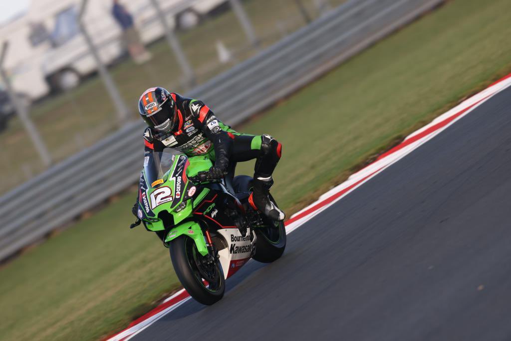 LukeMossey12's tweet photo. Mixed weather today let’s see what tomorrow brings! Bike is feeling 👍🏻😎 @BournemouthKawa @helperformance @UKTeamGreen @OfficialBSB @GBRacingEU  @dbraceservices #TECCARE #SMV https://t.co/5EYiqw5RXv