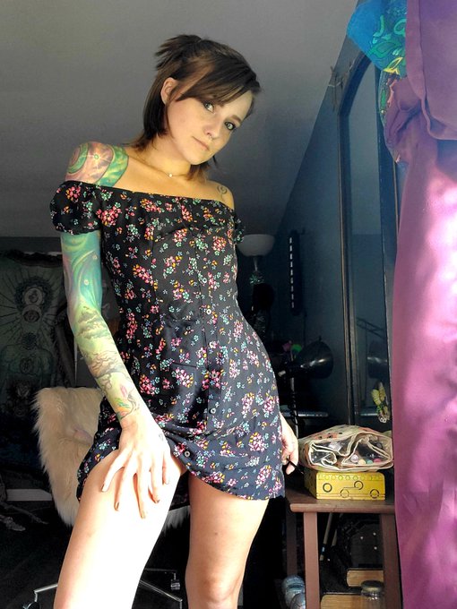 This dress is so pretty! Can you believe I got it for a dollar!!! Crazy~ https://t.co/8IKWd2fvd1<a href="/tag/freethenip"class="tags"><span>#freethenip</span></a>