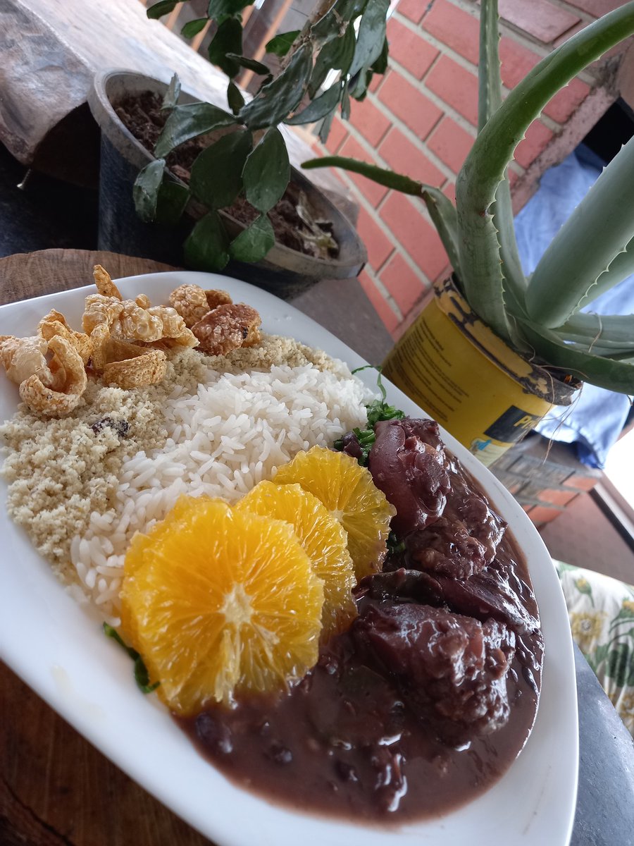 mednasoares's tweet photo. Hoje dia foi ela a #pratagonista #fejoada #sia #deliciosa https://t.co/WGtCSGGub7