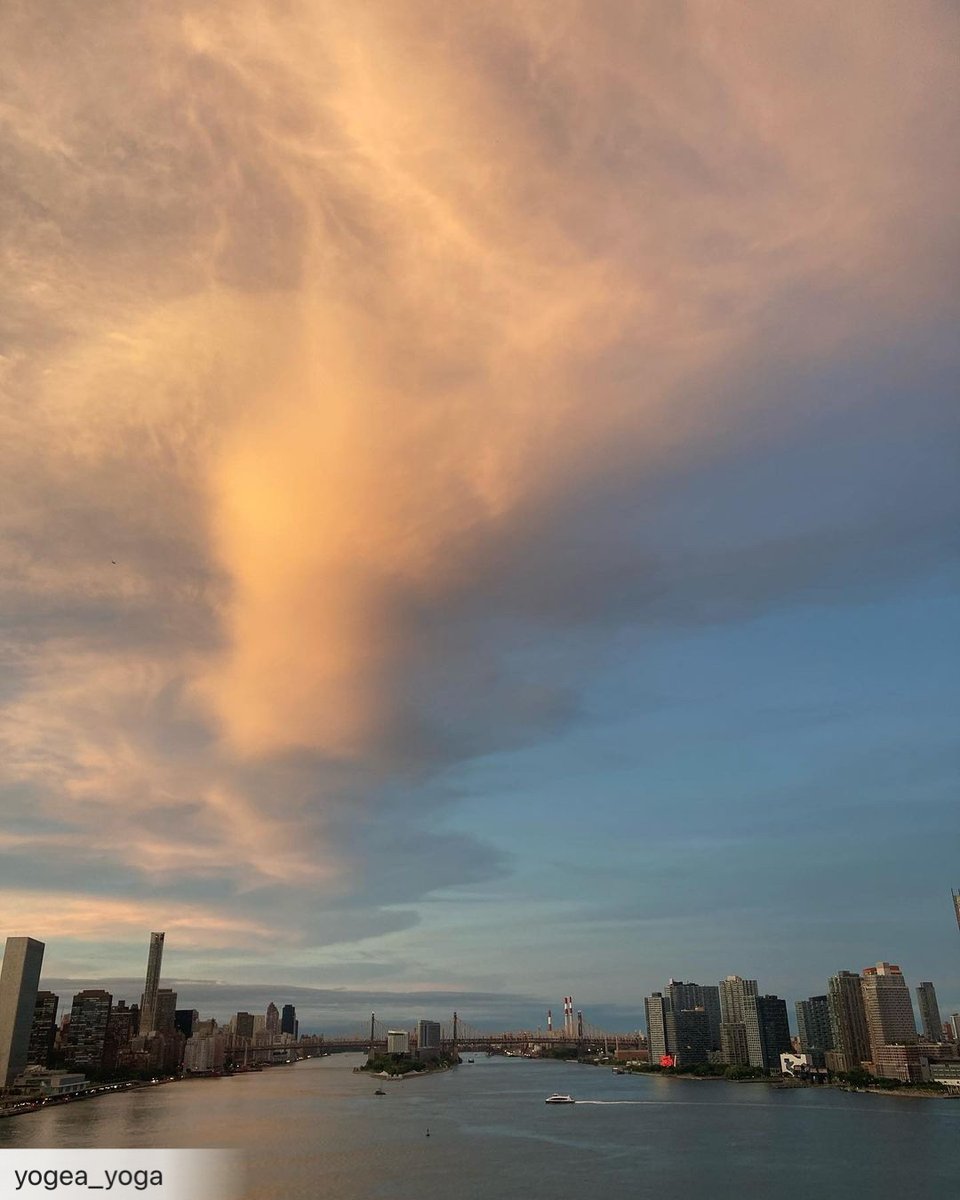 waterside_nyc's tweet photo. This Waterside stunning sunset is from @YOGEA_Yoga. 

#PhotoFriday https://t.co/gLVNRb7rxR