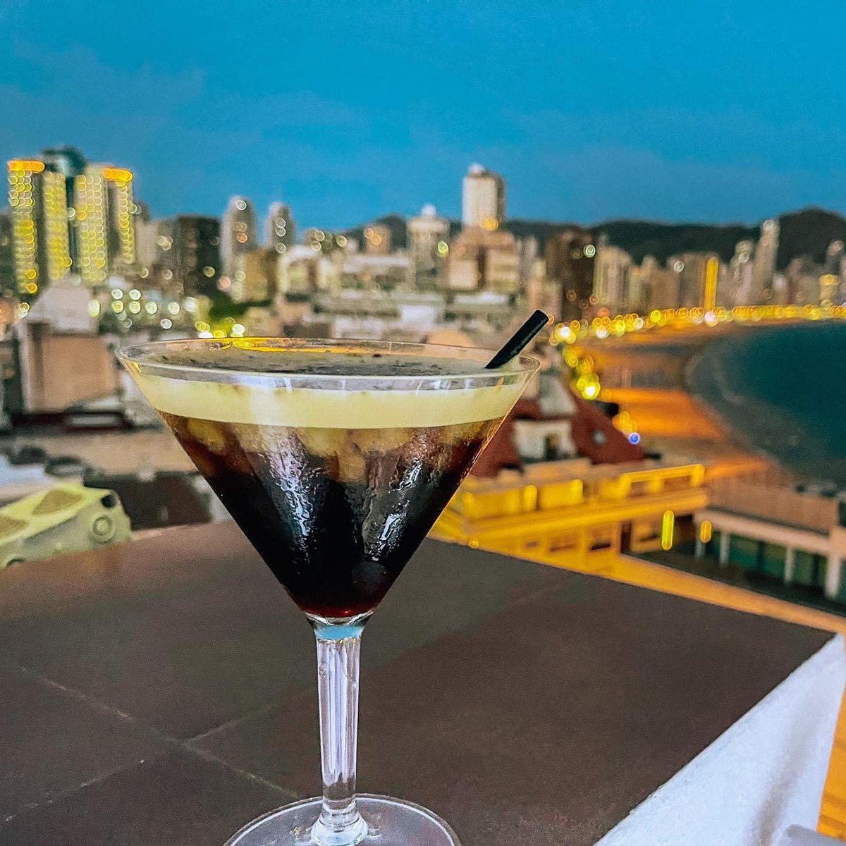 HotelCentroMar's tweet photo. Que vuestro fin de semana sea tan bonito como un atardecer en la azotea de #HotelCentroMar 🌅
We wish you that your weekend is as beautiful as a sunset on the rooftop of #HotelCentroMar 🤩
#CSHoteles #Benidorm #sunsetlovers #AzoteaBenidorm #viajaraBenidorm #vacaciones2021 https://t.co/jS2UECVU0f
