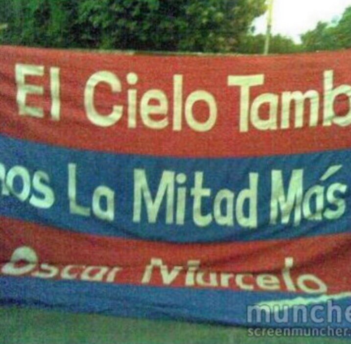 majoacostasoler's tweet photo. Se extravió la bandera de mi familia, tiene más de 20 años acompañándonos, un valor sentimental único! Por fa, si ven en algún lugar nos avisan! Tiene la frase ‘en el cielo también somos la mitad más uno’ y el nombre de mi primo q falleció de cancer! Rt xfa https://t.co/mVmEj7gTqh