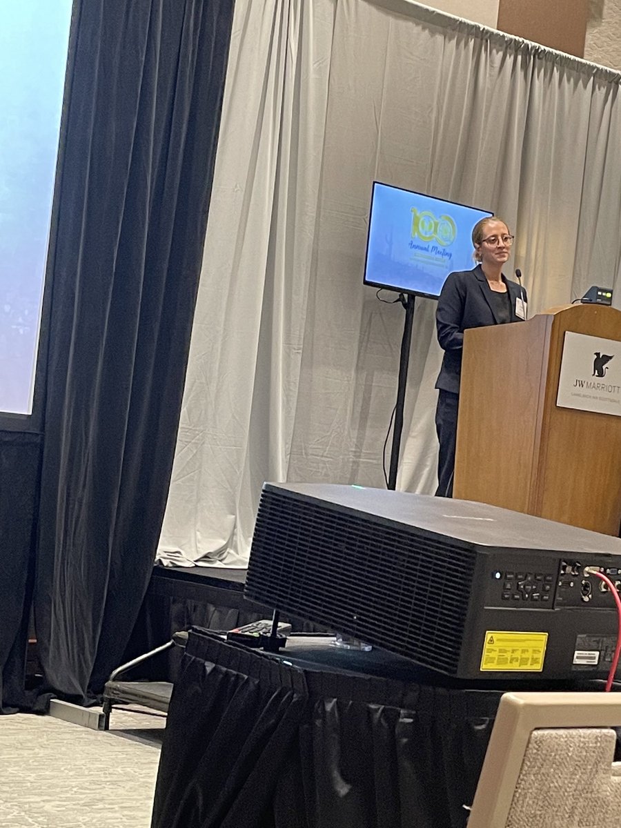 Congratulations to Anessa for best pediatric podium presentation at the south central section 2021! Spina bifida online education series for transitional patients in the era of covid-19. @NessieSax @ThisIsAQuach @CindyB_PhD @CU_Urology #SCS2021