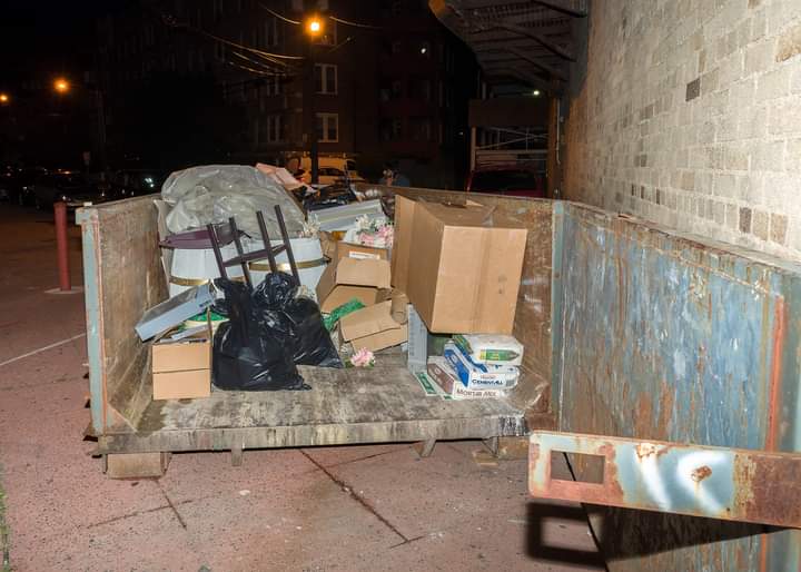 "Back to the Dumpster" - alas, that's not a movie, but a big deal this weekend @ #LoewsJersey anyway. #FOL has been told to vacate the Theatre for construction by mid-month, so we need #volunteers to sort, pack &amp; purge Oct 2 &amp; 3 from 12-6pm. Please help. #movie #JerseyCity #film