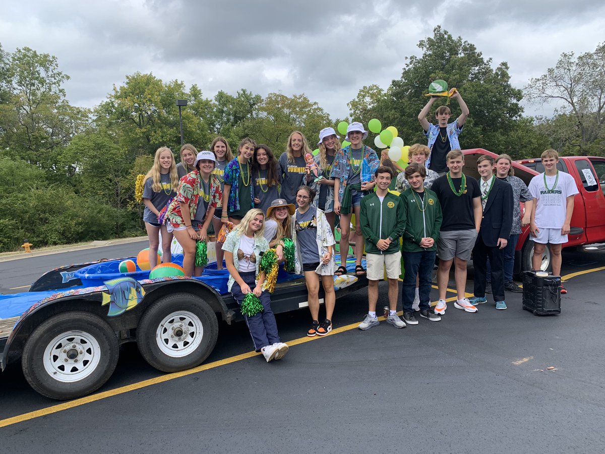 foneberg's tweet photo. @OfficialSMSSwim is ready for Homecoming Parade 2021! @enraged2engaged @SMSouthTDain #culturewins https://t.co/RABCBipm4D