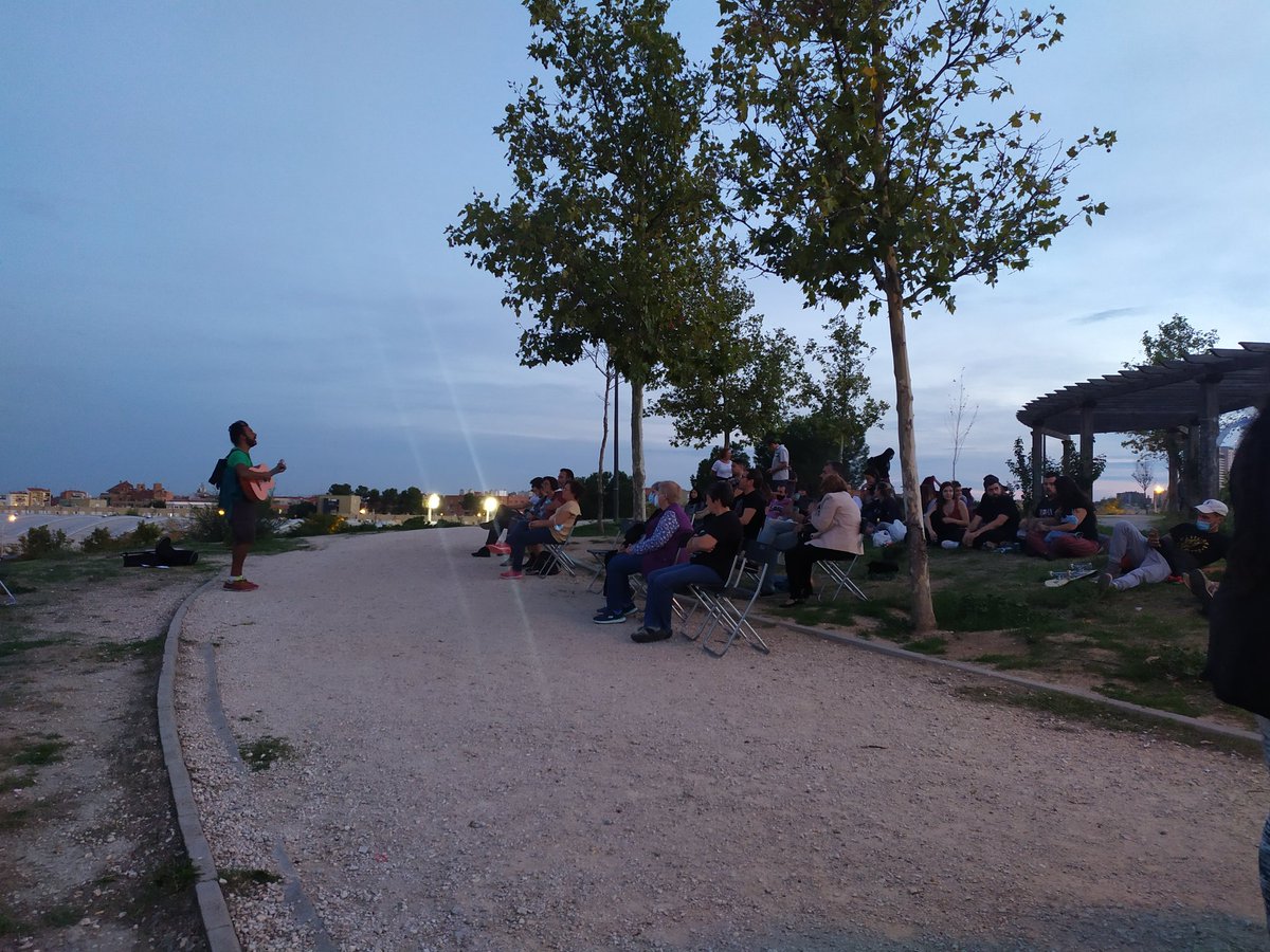 Aquí estamos en el mirador disfrutando de nuestros cantautores ¡Vente! ¡Todavía estáis a tiempo!