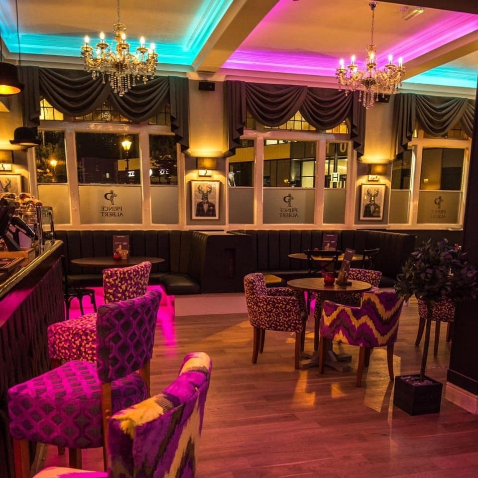 Cheers to the weekend! 
Come along and start you weekend with 2-4-£10 Cocktails and  try out our Shot, Bombs &amp; Shooters all 4 for £10

#wolverhampton #wolverhamptoncitycentre #cocktails #ginbramble #pornstarmartini #beergarden #drinkresponsibly #enjoywolverhampton #jagerbomb