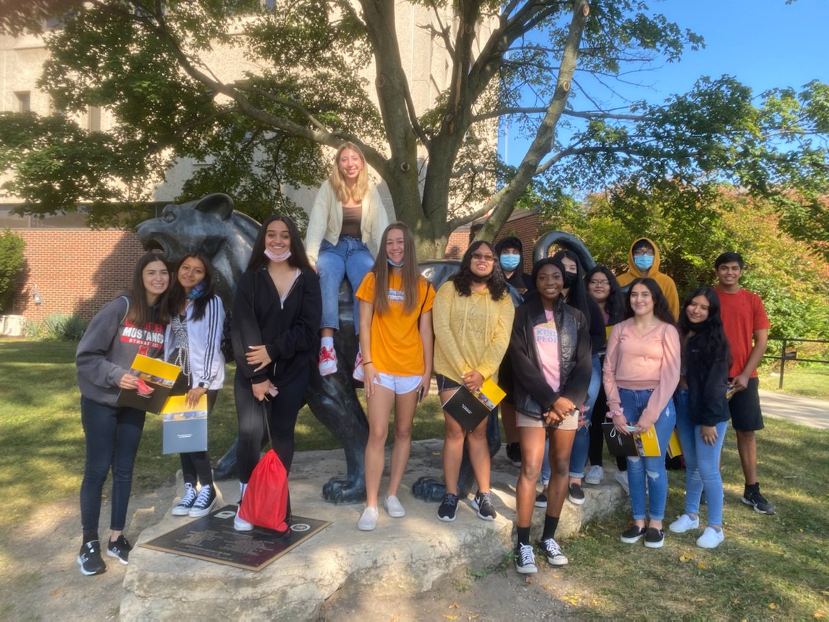 Thanks <a href="/UWM/">UW-Milwaukee</a> for hosting such a great visit for our AVID Juniors! #mundypride