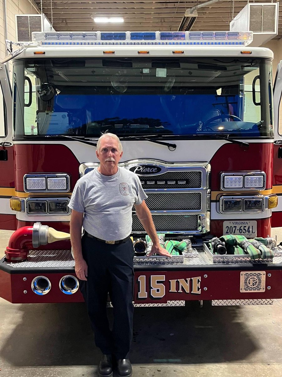 RPDOfficerChris's tweet photo. Congrats,
Captain Jerry Williams of
Engine 15 on your retirement!!
More than 37 years of dedicated service to the Richmond Fire Dept.
Enjoy your retirement, sir! Itโs well deserved!!
@RFDVA
#GreatGuy
#Engine15 https://t.co/8u1mdxAjwG