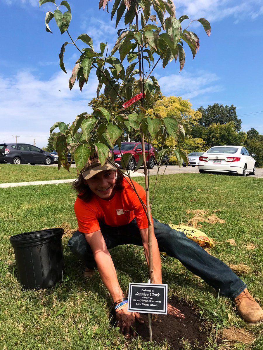 KelleyAcademy's tweet photo. KVA student, Jeffrey Hubbs, planting trees to honor the service of Mrs. Clark and Mrs. Southern!! @simon_youth https://t.co/jnPZhLVaeA