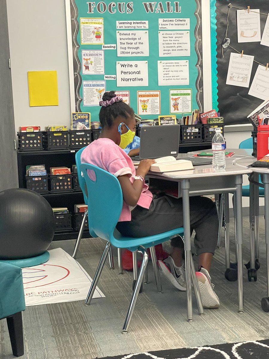 We love reading yes we do, we love reading HOW ABOUT YOU?! #Read3readin #HEB <a href="/FoxLibraryKISD/">Fox Library</a> <a href="/FoxKISD/">Fox Elementary</a>