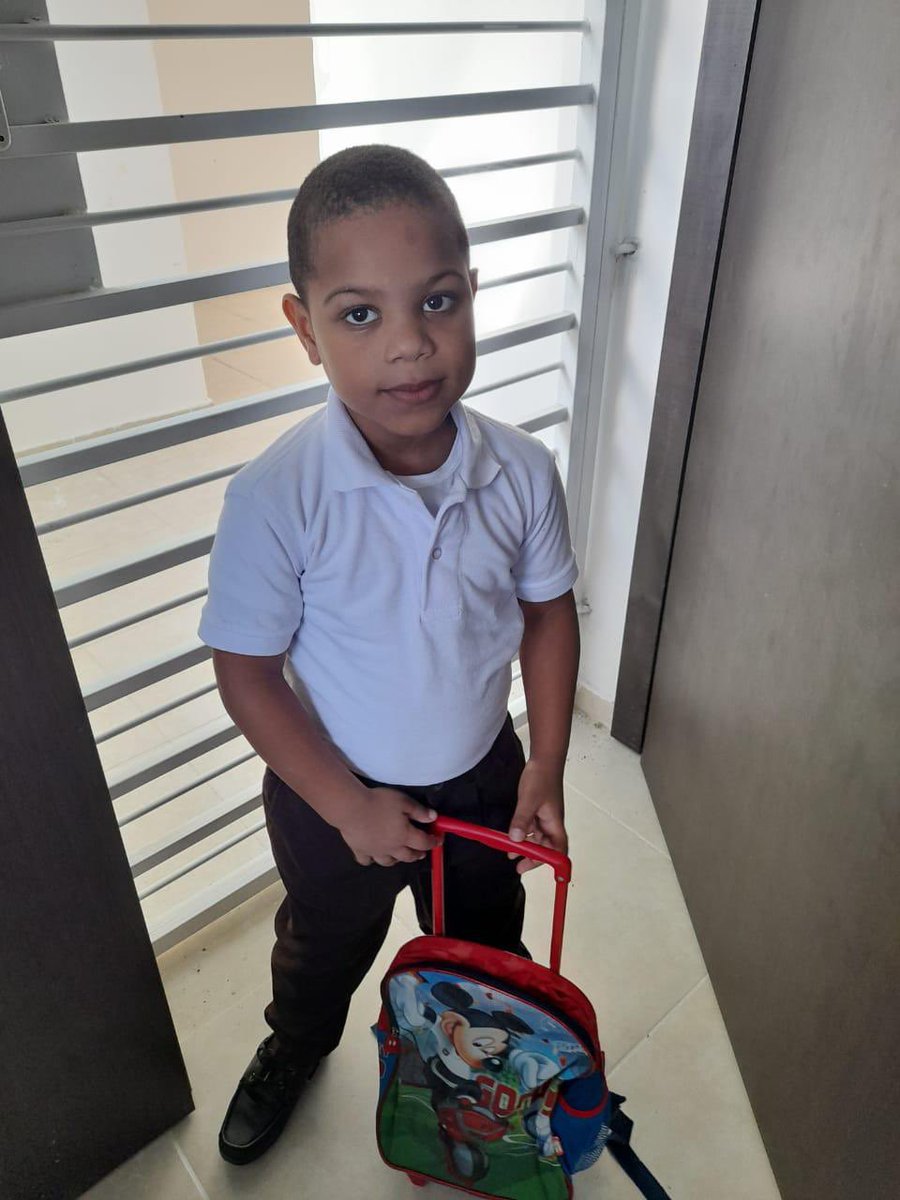 ihonny1's tweet photo. Se encuentra extraviado el niño Samuel Fernández de 5 años de edad, el menor es autista y no habla, cualquier  información comunicarse a los teléfonos, 809-901-3138 y 829-882-0087, el menor vive en el residencial Caonabo Towers San Juan de la Maguana🙌 https://t.co/s1W4Zae6D0