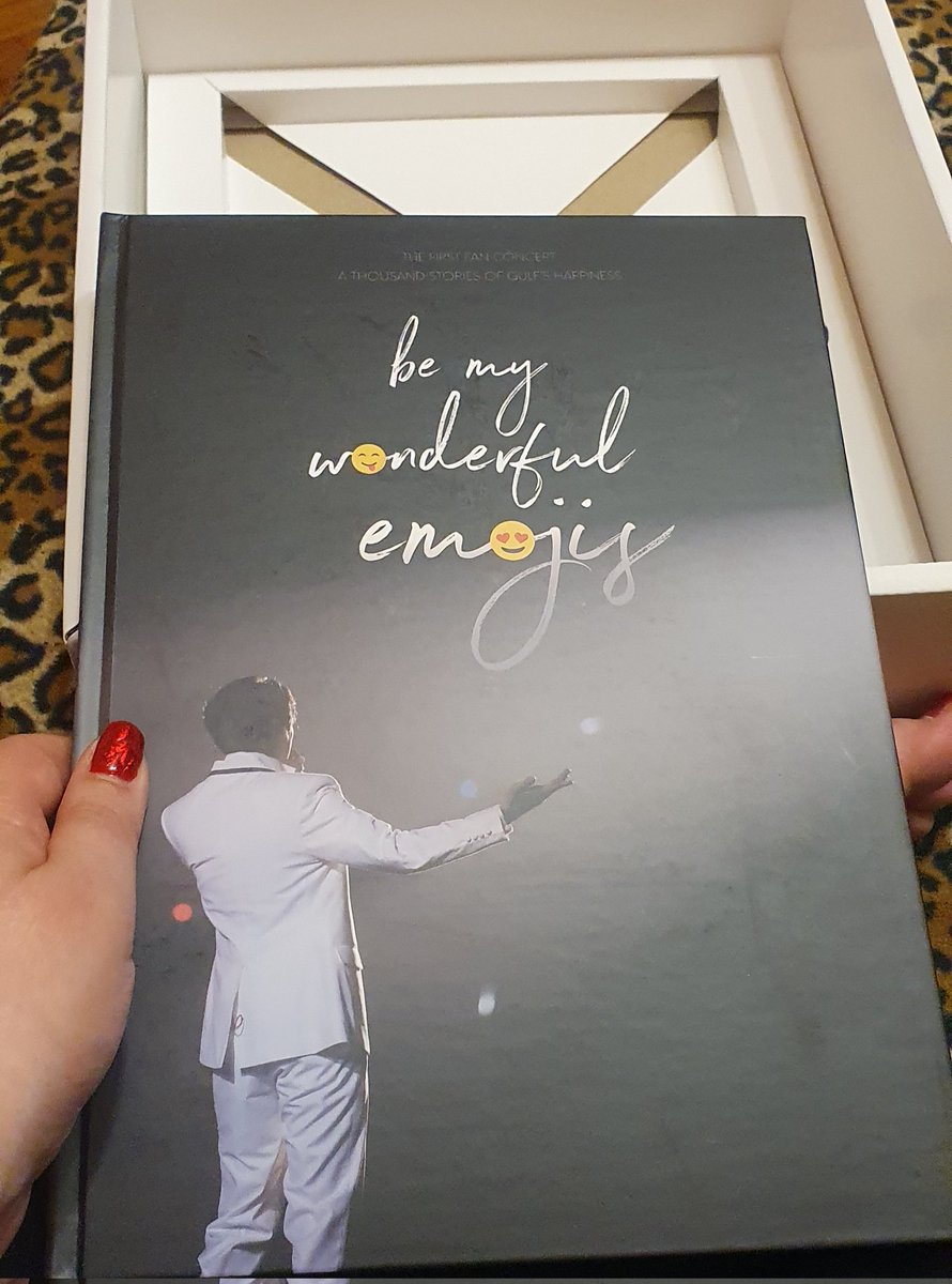 MarietaGml's tweet photo. I am totally in Love ❤️⚽🌻 @gulfkanawut Thank you for coming in to my Life ❤️This amazing set is already in Bulgaria, and I am the happiest P' today ❤️🥰 https://t.co/QR16HPbDo8