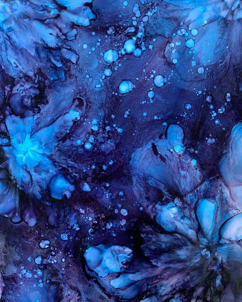 Tried out a new ink this afternoon, wasn’t what I was expecting as it’s called ‘Slate’, it has undertones of aubergine, grey &amp; blue &amp; it’s a fabulous rich colour. I’ve titled this piece Midnight Blooms (it’s A4 btw &amp; available when it’s dried)! #alcoholi… instagr.am/p/CUftpiNMMqr/