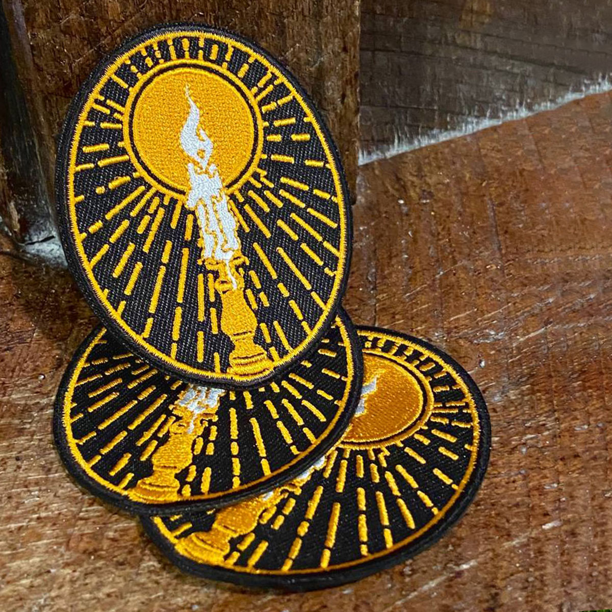 WeejaPeeja's tweet photo. 🎃Happy October 1st everyone! We are excited to have a brand new embroidered patch designed by @mayakern! Just in time for exploring dark spooky houses with the perfect aesthetic to get you in seance mode. Come check it out in the s/hopz 🎃 https://t.co/GGOIub1MUL