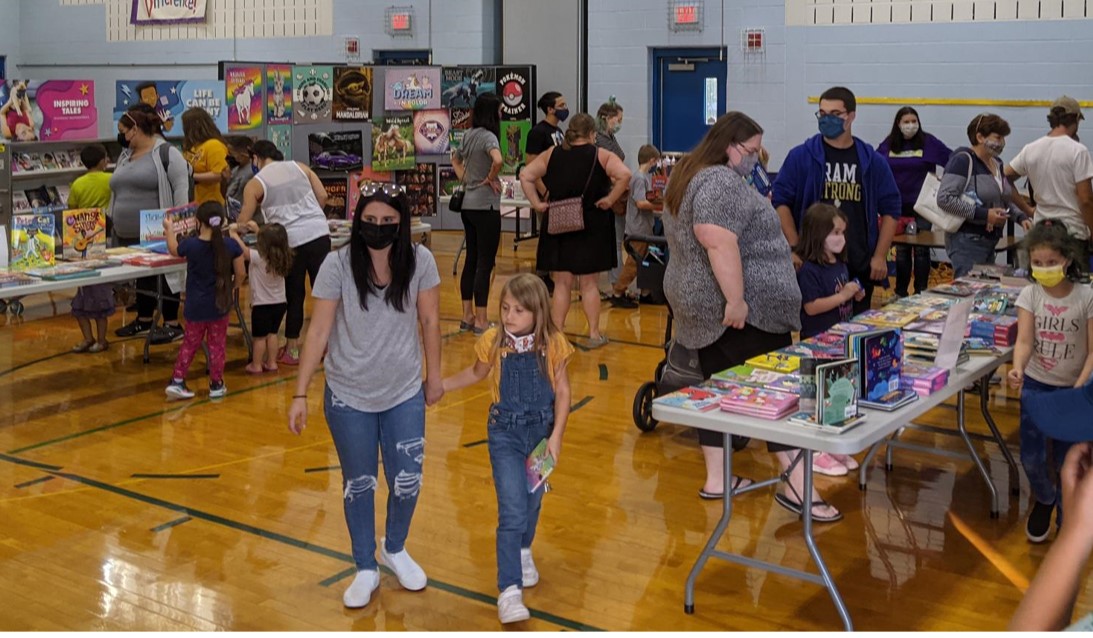 SpringCityRAMS's tweet photo. WOW!!! Our school community showed up BIG for our Welcome Back Book Fair and Social!  Thanks so much to our Home and School Association and all our families who came to support #smallschoobigheart @Scholastic https://t.co/xYKEn6ItzS
