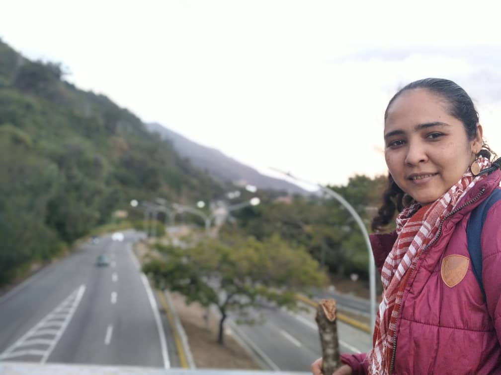 EmilyCaroVzla's tweet photo. Hola a todxs por aquí.
¿Será que nos seguimos? ❤️
#BienvenidoOctubre
#Venezuela #BuenViernes #GatosAlPoder #SeguimeYTeSigo #Seguidores #SiguemeYTeSigo #Sigueme https://t.co/J16UfhsZJw