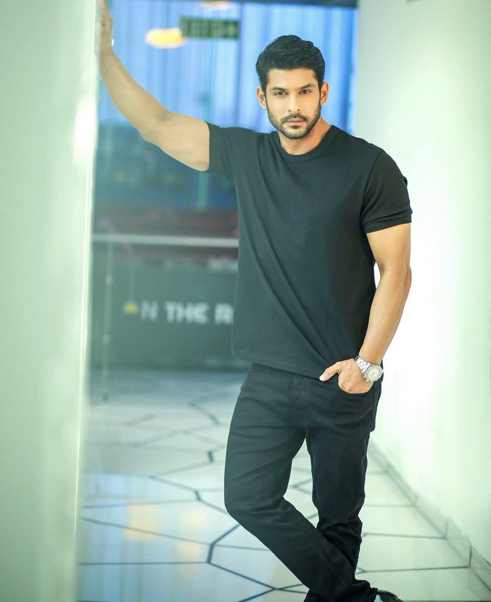 It’s been a month of #SidharthShukla passing away. An actor who won hearts of millions of people with his kind heart and a beautiful smile. While you’re no more, your memories will stay with us forever…♥️