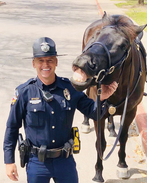 McKinneyPolice's tweet photo. Happy #WorldSmileDay 😃 https://t.co/Gj55Jzj24m