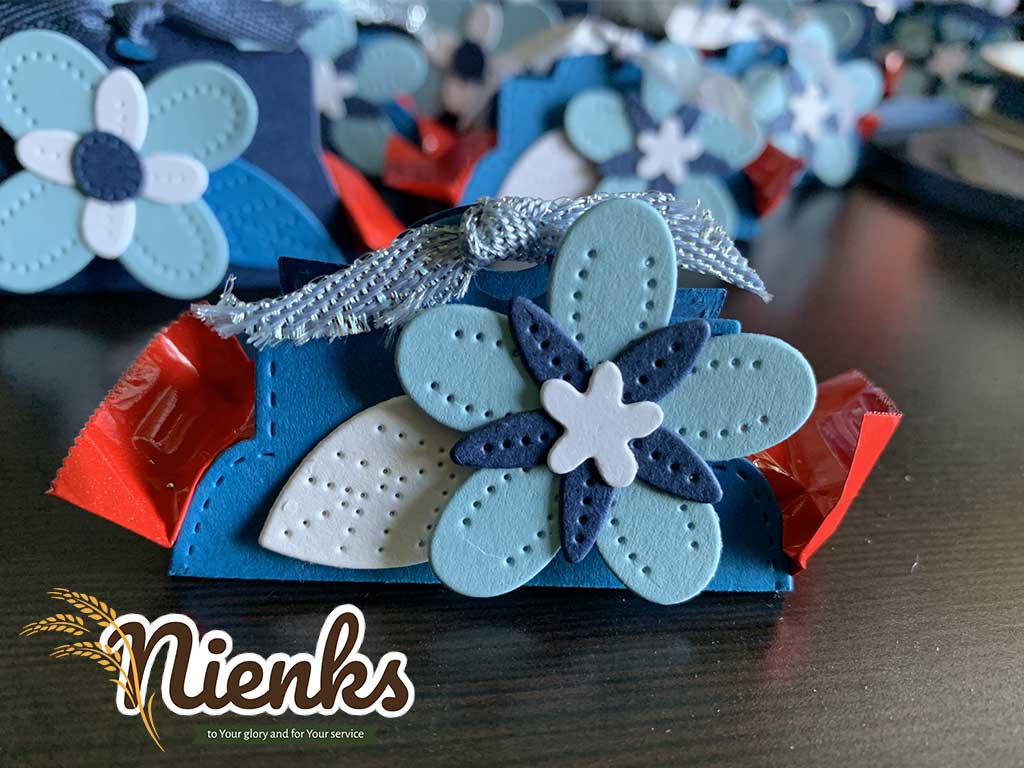 Check out this fun mini KitKat wrapper I shared on YouTube youtu.be/bU3wittRZWs. #handmade #papercraft