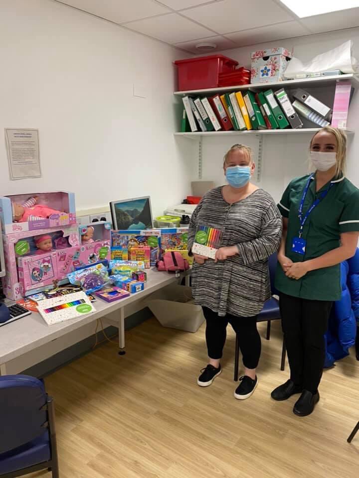 surgicalWWL's tweet photo. thank you to all our surgical services who make the team! We couldn’t do our job without you all!! Team of the week- Leigh theatres-going above and beyond for our patients and orrell for supporting dementia patients with donations @WWLNHS @maluki_f @MarkOakley20 @RabinaTindale https://t.co/DWKhWoHgGa