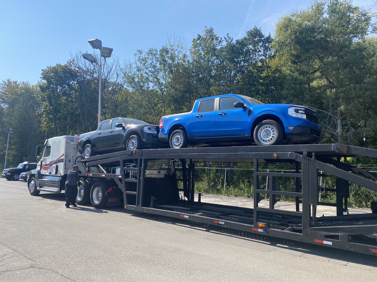 BroadwayAutoGB's tweet photo. The ALL-NEW 2022 Ford Maverick is here! Our first two arrived today and will be in our Broadway Ford showroom early next week. The black model is currently available for purchase. Come see for yourself on Military Ave! #fordmaverick https://t.co/aiXMrMxZ6E