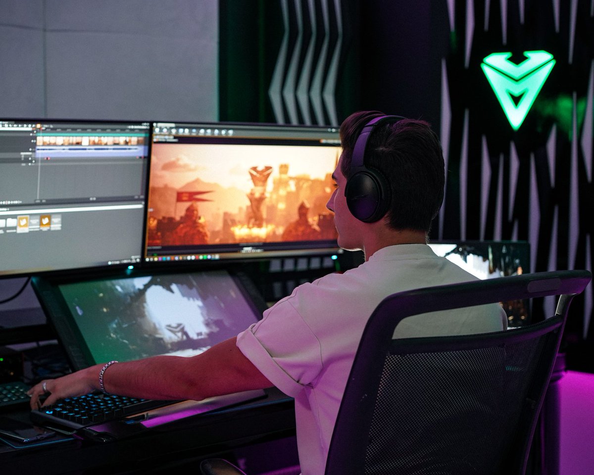 Working on something extremely special 😏 can you guess what it is?👌🏻 
Coming soon....