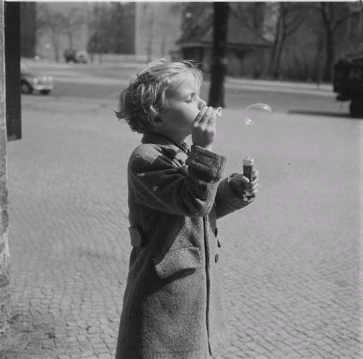 literlandweb1's tweet photo. "Deja que el tiempo pase y ya veremos lo que trae".
"El amor en los tiempos del cólera", Gabriel García Márquez https://t.co/YmXz2vXVTR