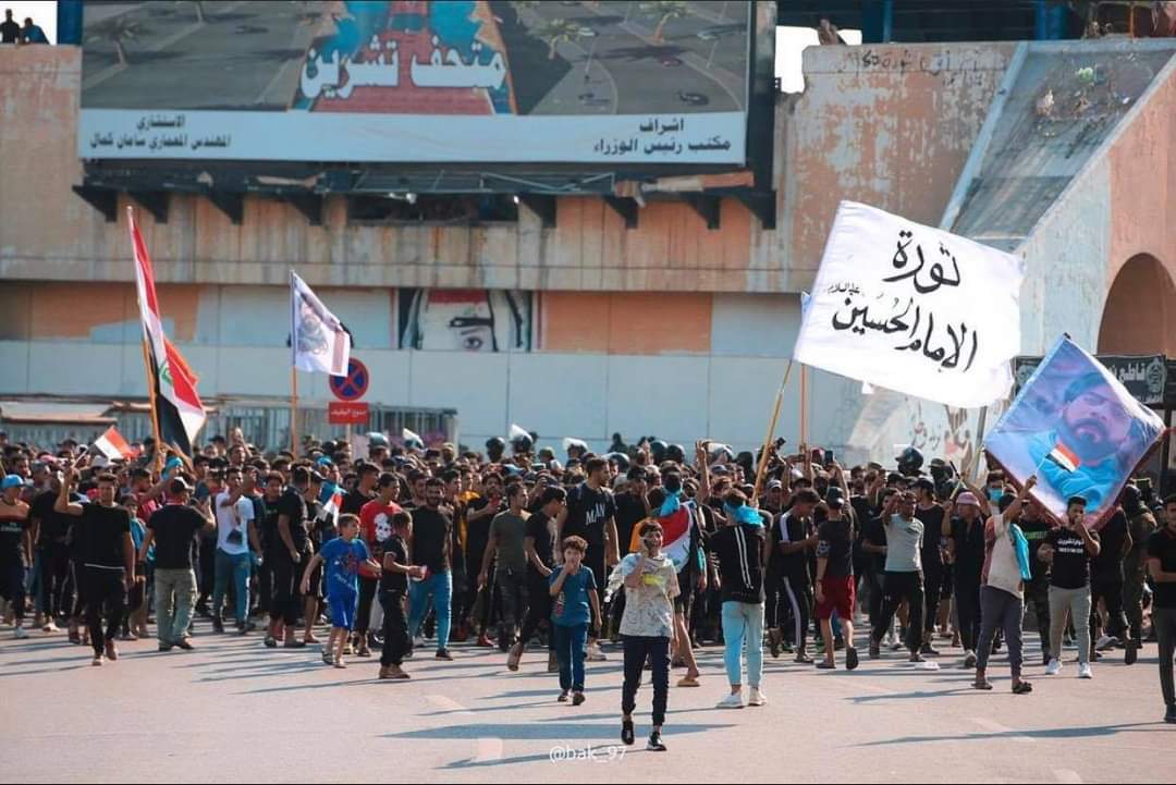 بالصور لقطات جميلة ومنوعة من ساحة التحرير وسط بغداد في الذكرى الثانية لثورة تشرين وانطلاقتها المشرفة .

#سنتين_وبعدنا_نريد_وطن