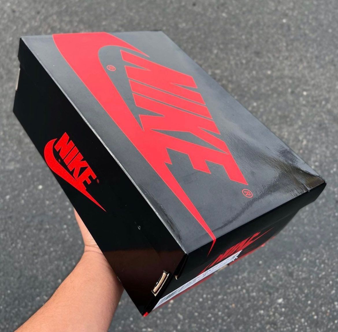 JustFreshKicks's tweet photo. Air Jordan 1 High "Bred Patent" 

📅 December 30th https://t.co/yqGjaXRabI