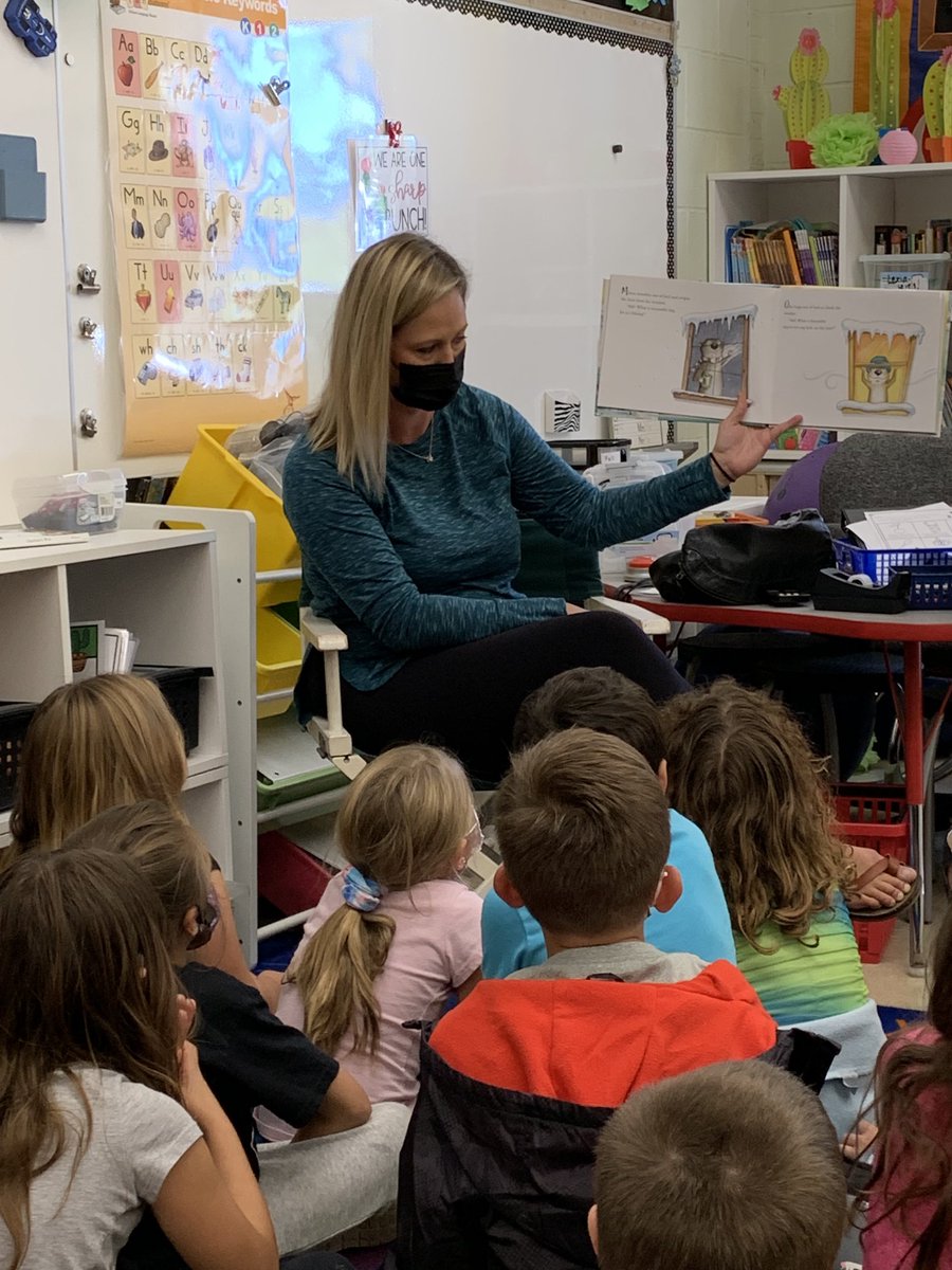Jennife07654099's tweet photo. Drew’s mom was our guest reader today!!!  THANK YOU!! #firstgrade #chardonhilltoppers #wearechardon https://t.co/6JWjYbTcjV