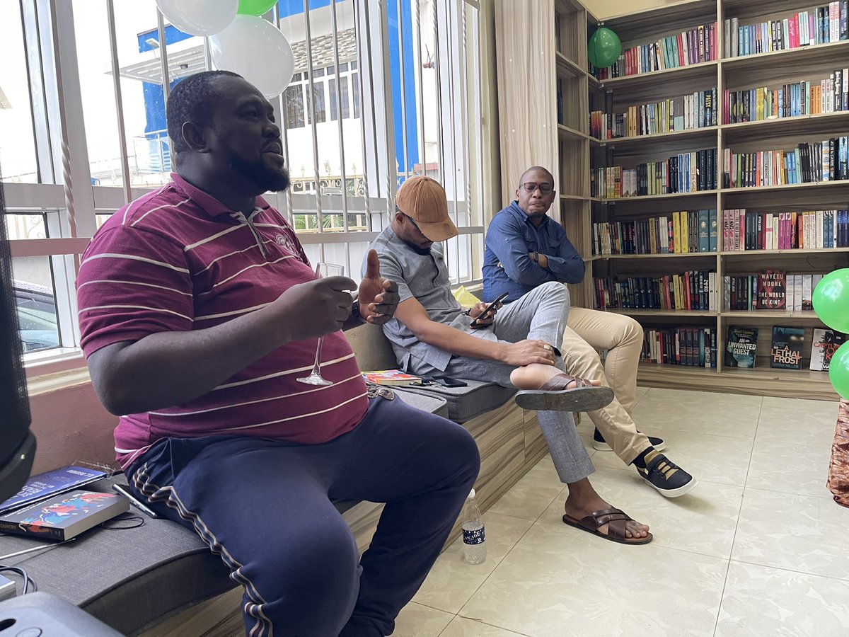 OuidaBooks's tweet image. Big thanks to everyone who came through and ordered online. We sold over a hundred copies of #OfThisOurCountry today.
You did that! 💕