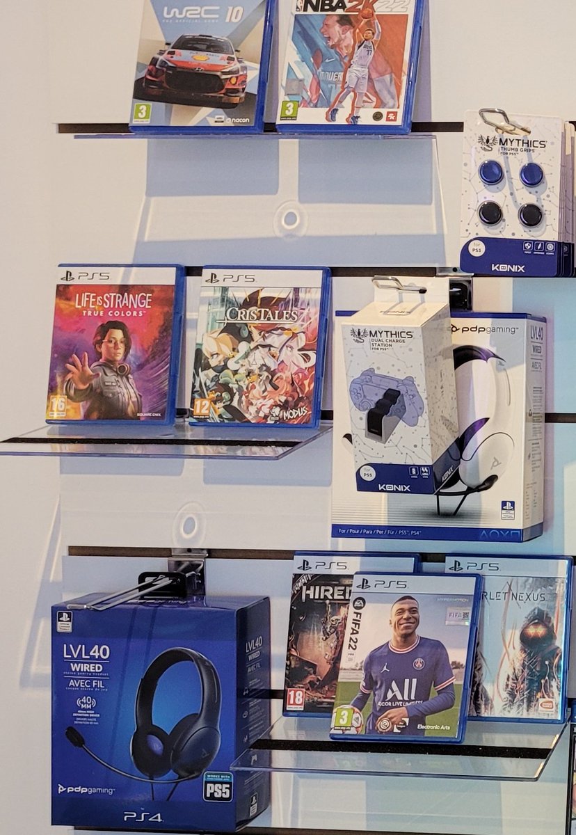 VBrumath's tweet image. Voici les jeux et accessoires PS5 disponibles en magasin, vous y trouverez FIFA 22, Life Is Strange : True Colors ou même des casques compatibles PS4 ET PS5 dans votre boutique VR Game 🎮 !!!