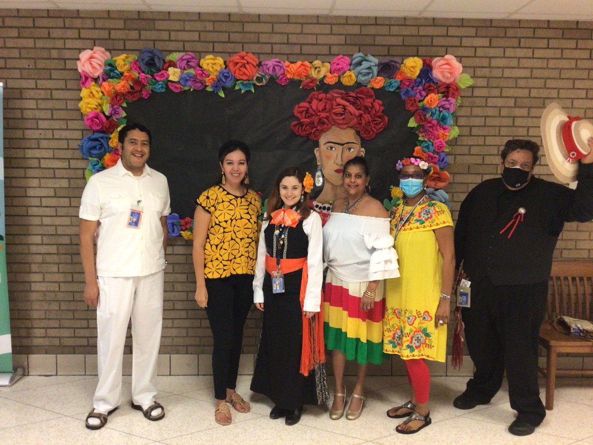 Travis Teachers in #HispanicHeritage pride attire! 
<a href="/IrvingISD/">Irving ISD</a> 
#myIrvingISD