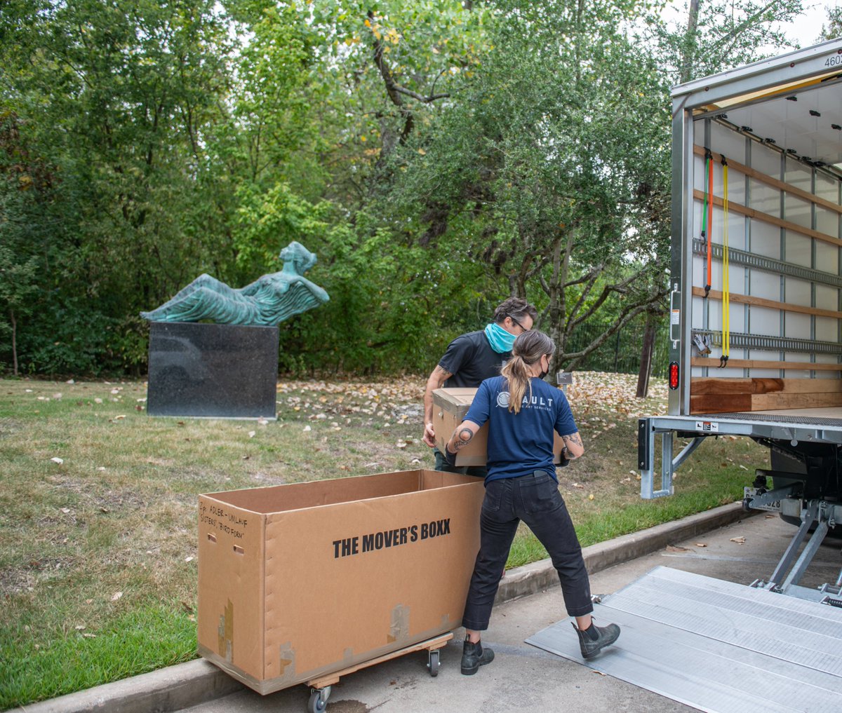 Vault Fine Art Services tweet media