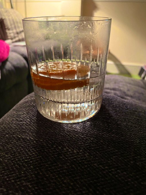 Well earned G&amp;Ts after a hellish week at work https://t.co/MFaqGSYklG<a href="/tag/hotwife"class="tags"><span>#hotwife</span></a><a href="/tag/qos"class="tags"><span>#qos</span></a><a href="/tag/qostattoo"class="tags"><span>#qostattoo</span></a>