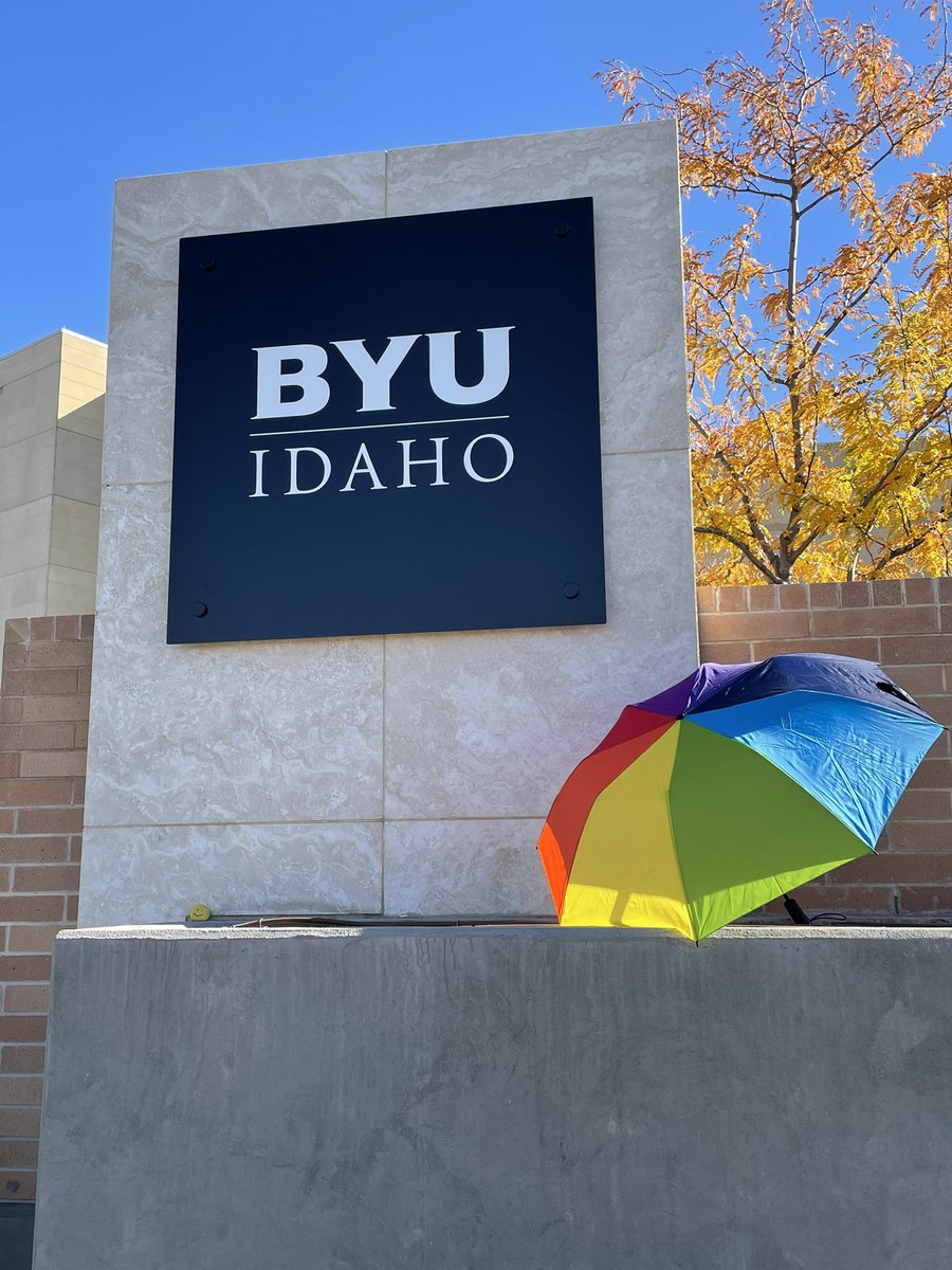 FlourishPoint's tweet photo. 🧵 of a few of the people who stopped by this morning at byui — we gave out over 100 rainbow flags and 50 rainbow masks. @colorthecampus #colorthecampus https://t.co/1Et1O7bfwh