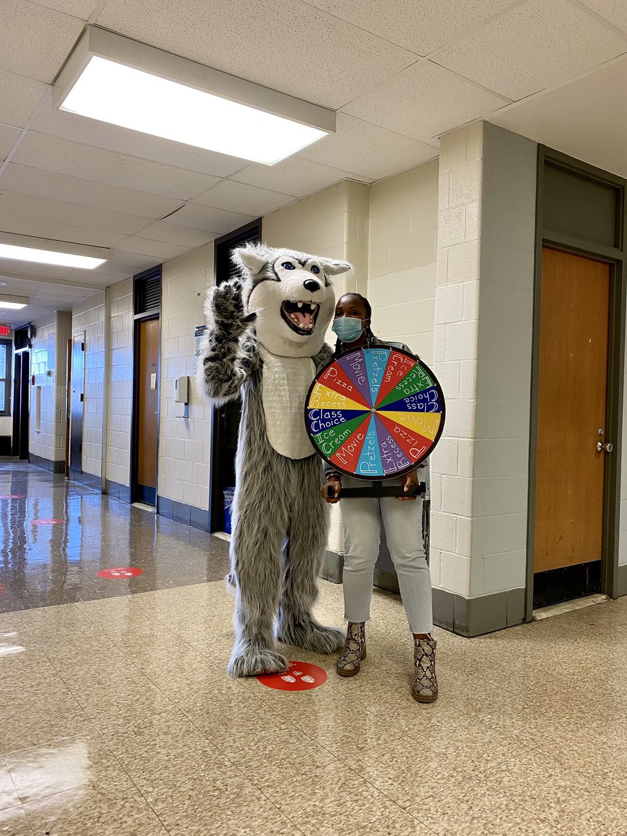 JohnHWebsterES's tweet photo. What a fun Friday! Today, Waldo went around to the top classes in each grade to spin the prize wheel!

Congratulations to room 307, 304, 209, 106, 204, 10, &amp; 4!

Students won pretzels, ice cream parties, movies and two will get to pick  anything they want from the wheel! https://t.co/mGypBcWpq2