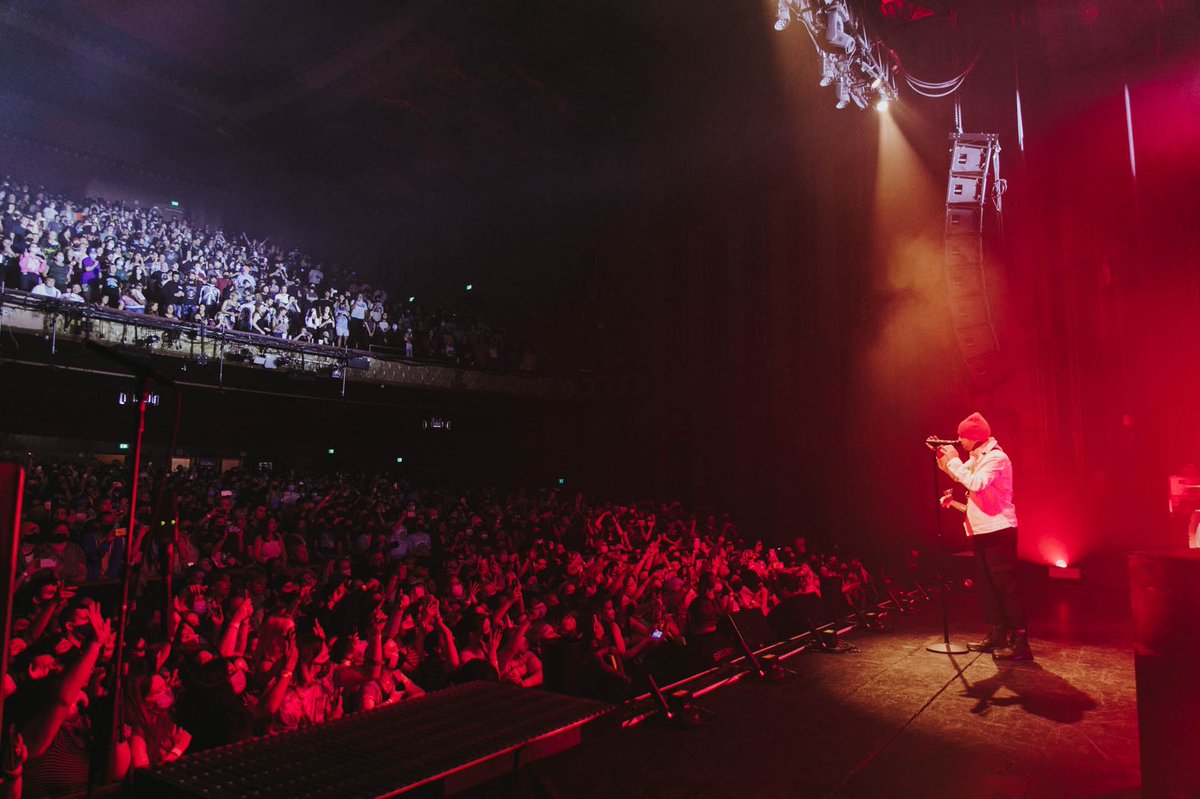 los angeles
show two ψ