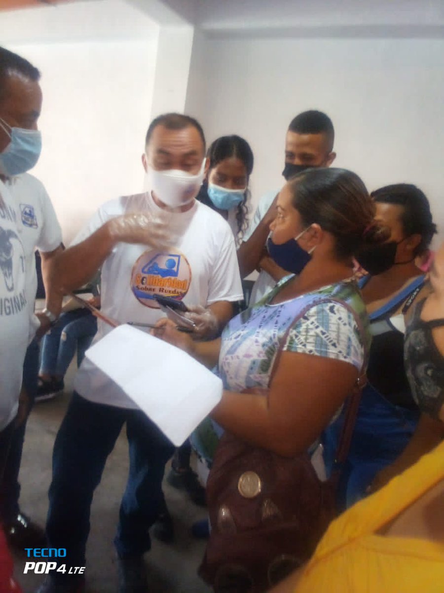 angelcacique's tweet photo. #1eroOct #SolidaridadSobreRuedas @jvarelaparra1 en alianza estratégica con @PLAFAMong y la directiva de la línea de #TransportePúblico Del sector Casablanca (la montaña) Gramoven, #Catia, Ccs, @jvarelaparra1 https://t.co/Wc2gfK7g5x