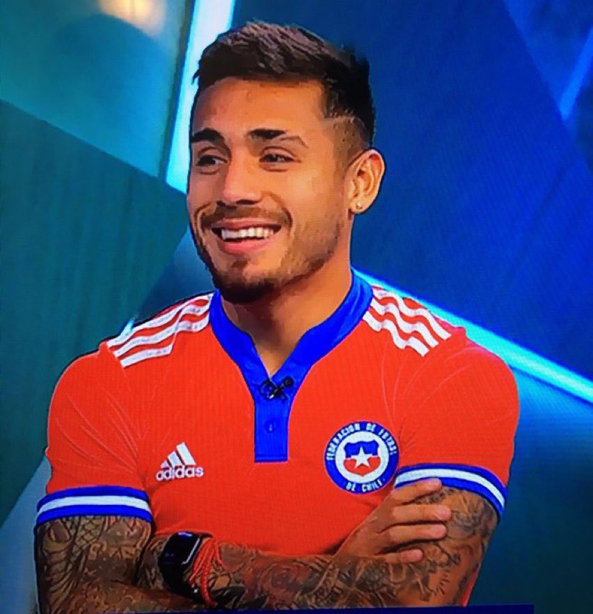 elarboehmivida's tweet image. Pensar que bolados se veía bonito con la camiseta pero llamaron a sagal