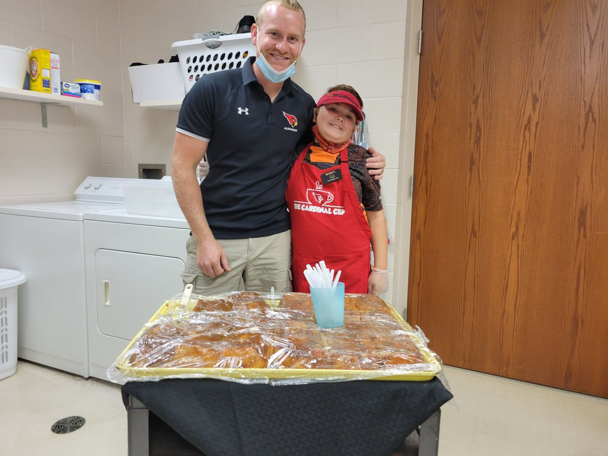 So excited to be partnering with Travelers Inn of Alexandria!  Our Coffee Cart now delivers Travelers caramel rolls to staff every other Friday by some of our greatest students.  <a href="/DMS_AlexMN/">Discovery Middle</a> <a href="/alexmnschools/">Alexandria Public Schools</a> #ATeam206