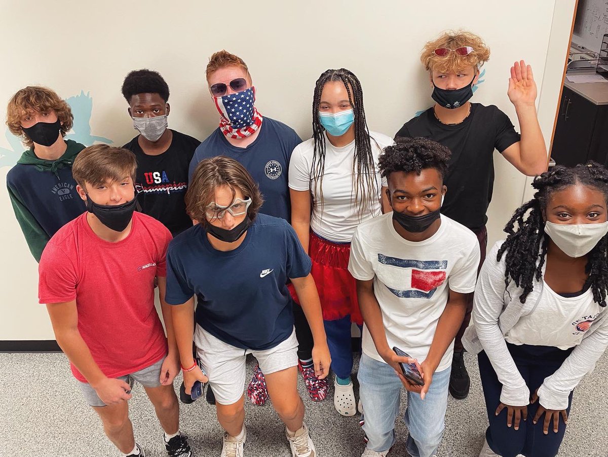 MrsSchneiderELA's tweet photo. The freshmen went ALL out for USA day 🇺🇸
#EastSidePride #opsmomentsthatmatter 
@HawkNationOE @OlatheEastHawks https://t.co/dCZ0G9WPPa