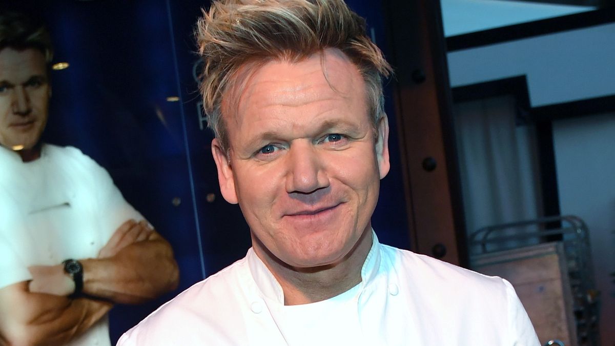 Fury as Gordon Ramsay charges £31.50 for fish and chips at new restaurant https://t.co/TCKskRTgJI https://t.co/8w9KpTSm5I