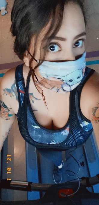 A darle al #gym #Viernes https://t.co/v7ZQSnW9IX<a href="/tag/gym"class="tags">#gym</a><a href="/tag/viernes"class="tags">#Viernes</a>
