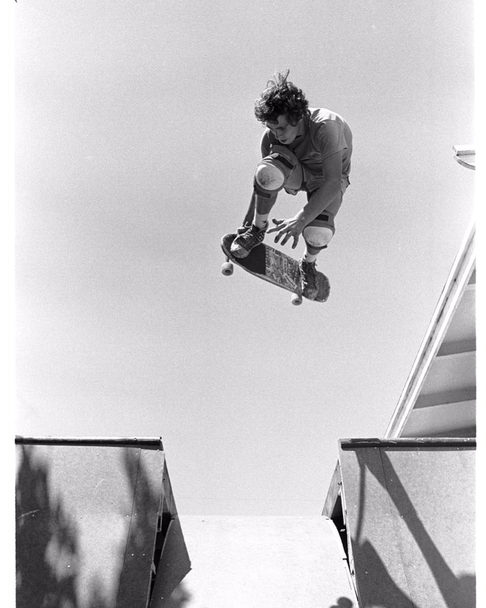 JeffAmentsArmy's tweet photo. #Repost @brycekanights
・・・
Flight. It’s one of the best feelings in skateboarding. Joe Lopes knew it well.
San Leandro, CA 1984
•
#fbf #skateboarding #joelopes #joelopesbbq #joelopesramp #neverforget #loftyojive #kanightsphotography https://t.co/wFcd18u01G