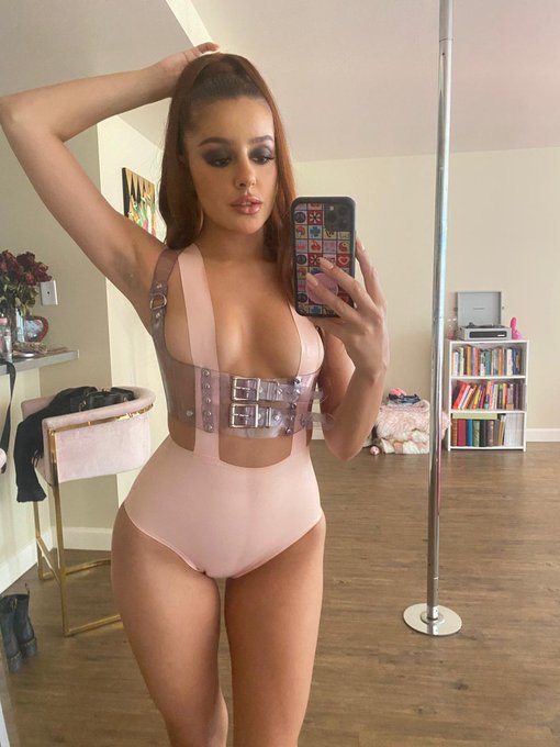 I know how to make this weekend a little hotter! Send me a message and let me show you! https://t.co/1svDYyWRr1