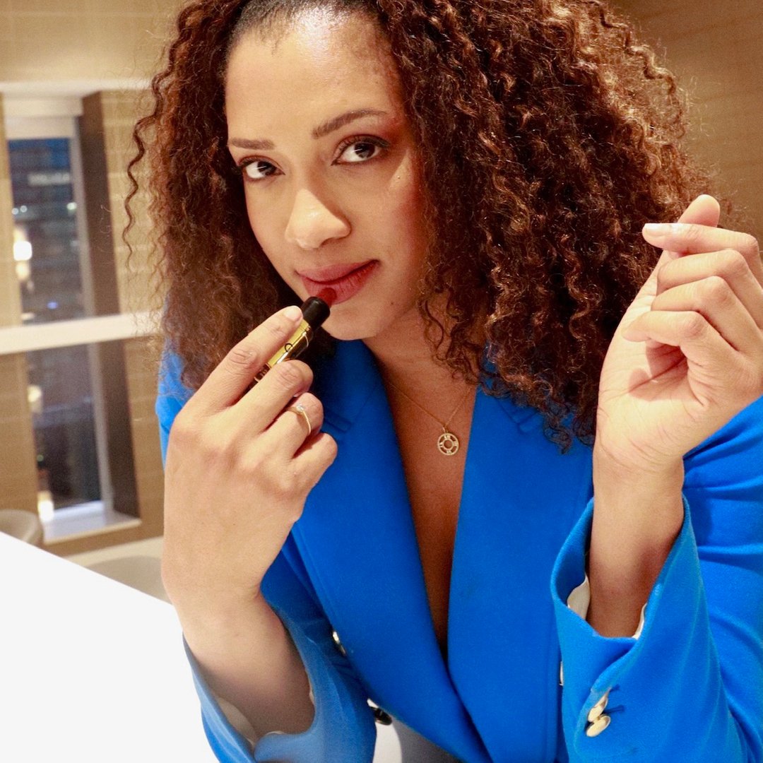 GLCBeauty's tweet photo. Not me planning my opera outfits. 😂 I’m wearing Luxury Lipstick in shade: Opening Night. You see what we did there? https://t.co/GjFWaT51A3