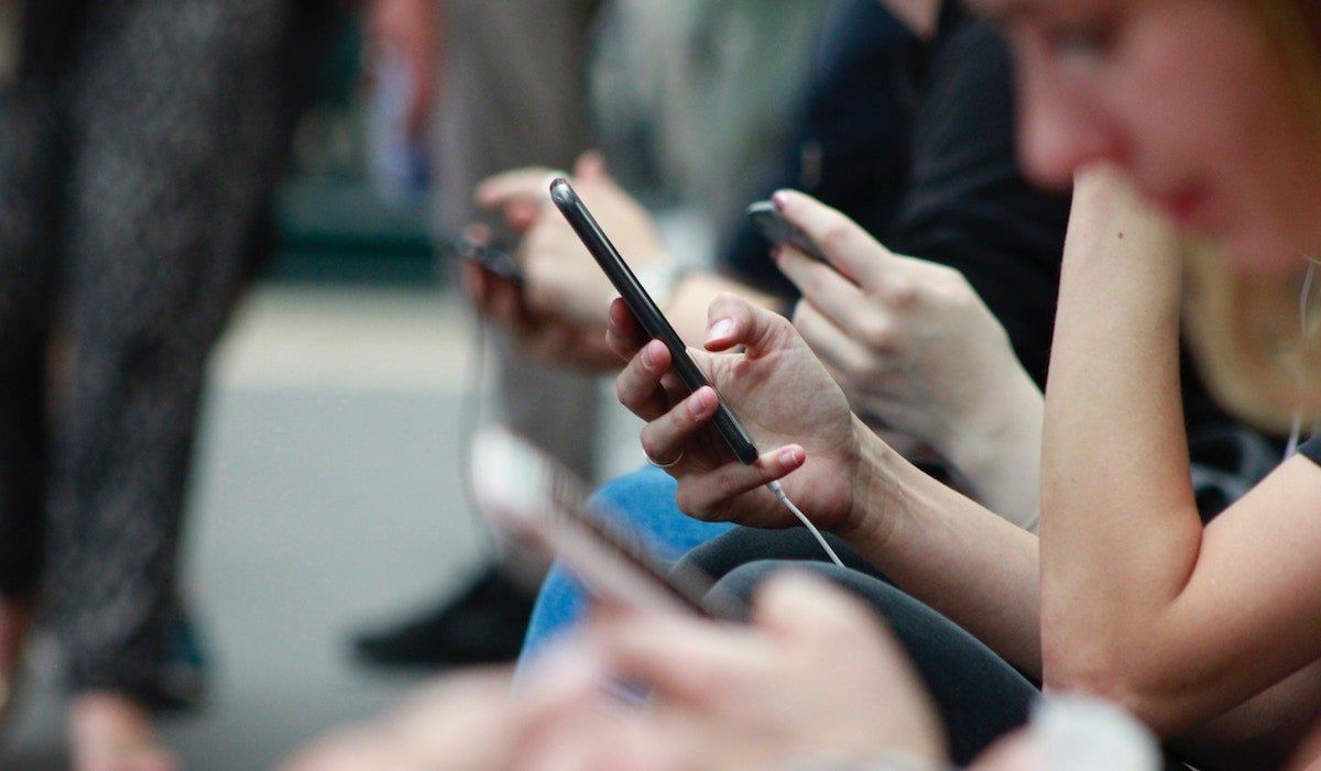 OrderYourLife's tweet photo. @rescuetime The more we mindlessly pick up our device, the more we fracture our focus. https://t.co/emIkYmQjNT #stayfocused #productivity #blockdistractions https://t.co/YMlVgmezkk